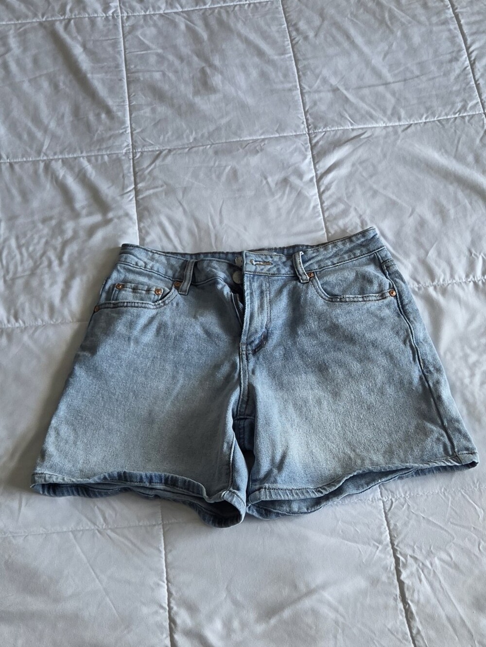 Madden Girl Light Wash Denim Shorts